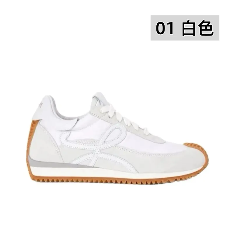 👟👟Ex-factory price 520👟👟 Men's size +10 Super 🔥Hot [LOEWE·Loewe] Forrest Gump shoes, invincible foot feel! The most popular model of the year, shoes with high moral training inside! 2025 new product series 💯Spliced ​​upper. The hidden inner height is soft and comfortable, and the minimalist style is very eye-catching. It is very advanced no matter how you match it. The heel design is novel. Soft and comfortable, and the splicing is light and comfortable: the foot feels invincible. It is rated as the most comfortable running style. It feels like walking on flat ground❤️Original details! The low-cut shoes have the initials of the brand logo on the side, making them a must-have for your shoe cabinet! Upper: imported suede + cowhide + original cloth splicing, cowhide foot pads, original customized abrasive tool combination outsole! Original packaging! 🏆 ✦Upper: imported suede + cowhide + original fabric splicing ✦Insole: movable latex cowhide insole ✦Outsole: original molded TPU combination outsole ✦Female size: 35--40, ✦Male size: 39--45,